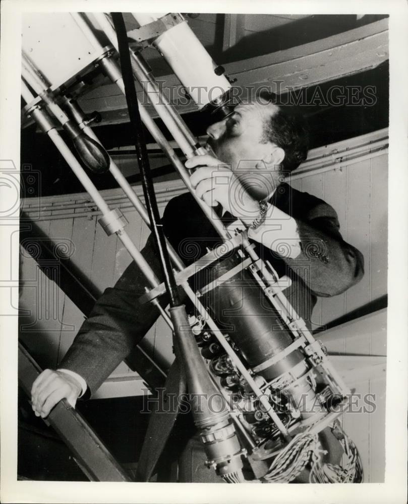 1956 Press Photo British Firm Invents New TV Telescope - Historic Images