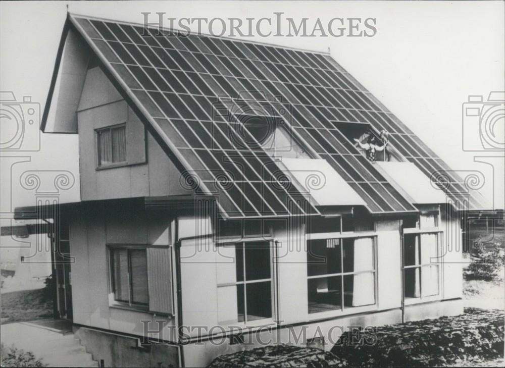 1976 Press Photo Japanese solar heated house - Historic Images