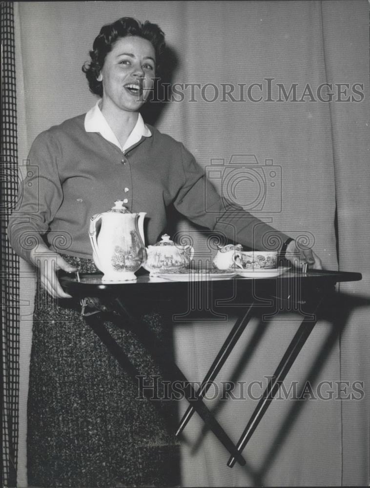 Press Photo Ã¢â¬ÅServier-BoyÃ¢â¬Â table at household fair in Cologne/Germany - Historic Images