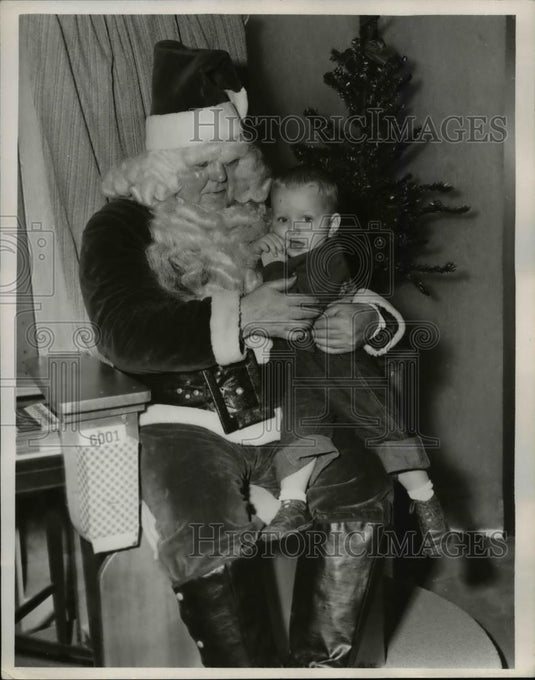 1953 Press Photo Ricky Galland and Santa - Historic Images