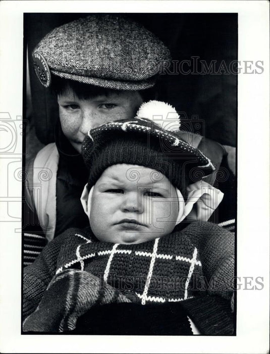 1981 Press Photo Brad Murphy and his brother Peter at St. Patrick's Day. parade - Historic Images