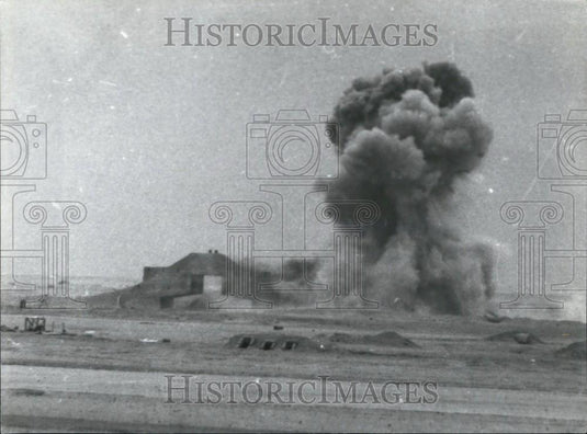 Press Photo A fire in the middile of a field - Historic Images