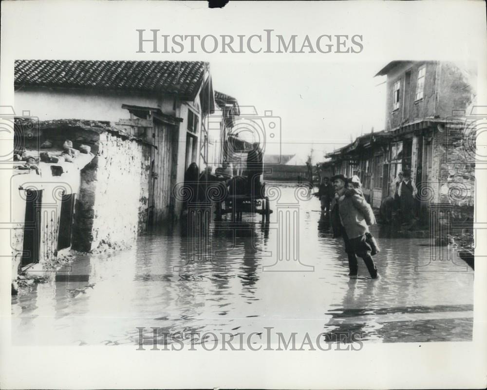 1955 Press Photo Floods in Turkey - Historic Images