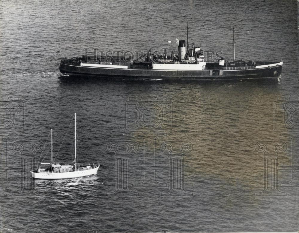 1964 Press Photo Arrest of Wild Venture British Coaster - Historic Images