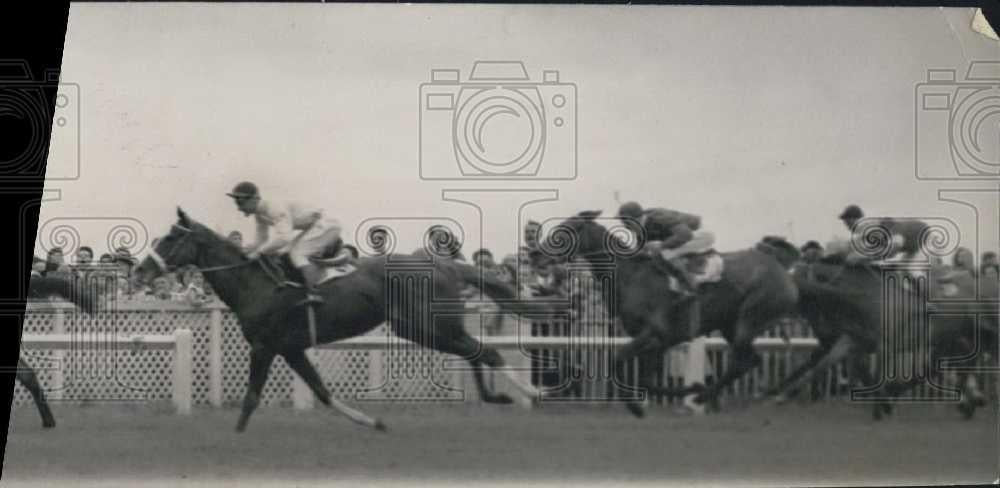 1959 Press Photo "Barquette" Wins The "Prix Diane" In Chantilly - Historic Images