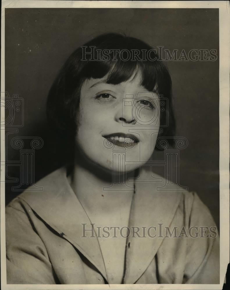 1928 Press Photo Miss Helen Witzel on trap line eight miles long in Black River - Historic Images
