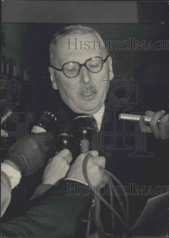 1958 Press Photo French Cabinet Crisis. M. Rene Pleven - Historic Images