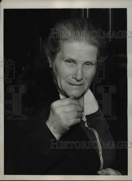 1939 Press Photo Mrs. Dora Sherman, 62 Chicken Store Proprietor - Historic Images