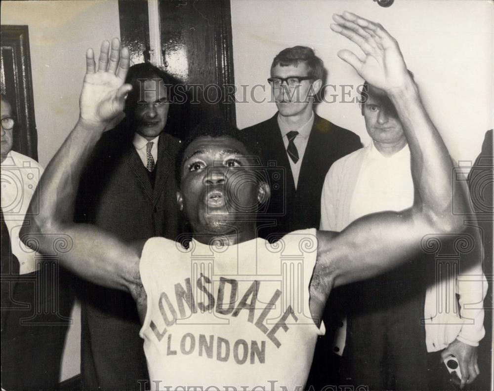 1969 Press Photo Jose Legra (Spain), the World fratherweight champion - Historic Images