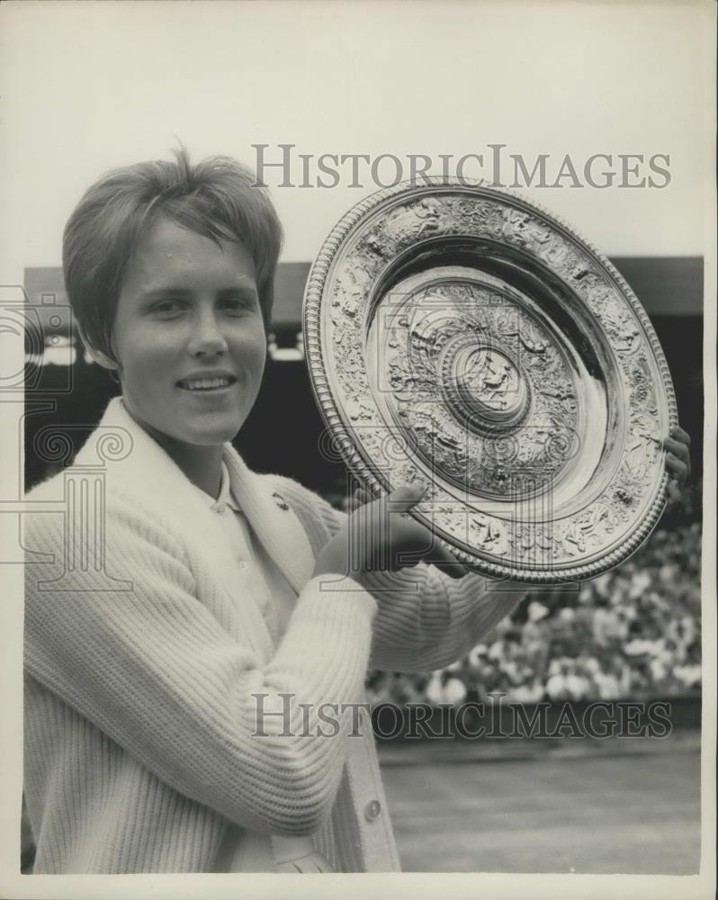 1962 Press Photo Susman Bags Wimbledon Title,women&#39;s singles - Historic Images