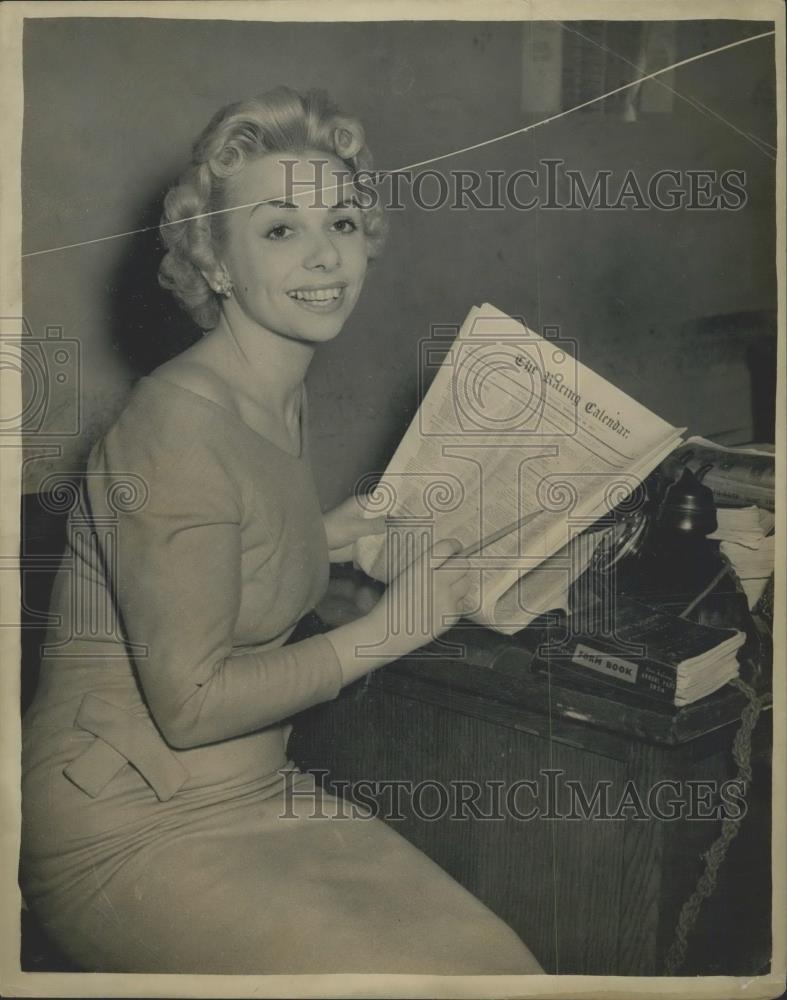 Press Photo Jo Ann Matthews the blonde bookmaker. - Historic Images