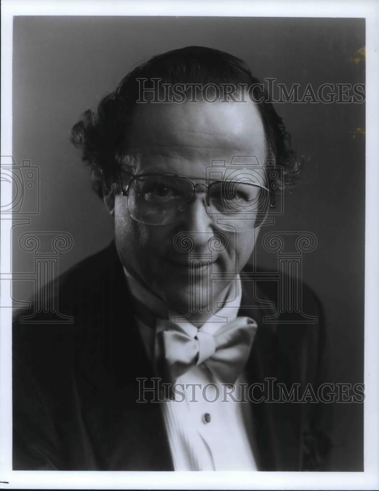 1994 Press Photo Paul Sperry in Canti del Sole in a free concert - cvp20406 - Historic Images