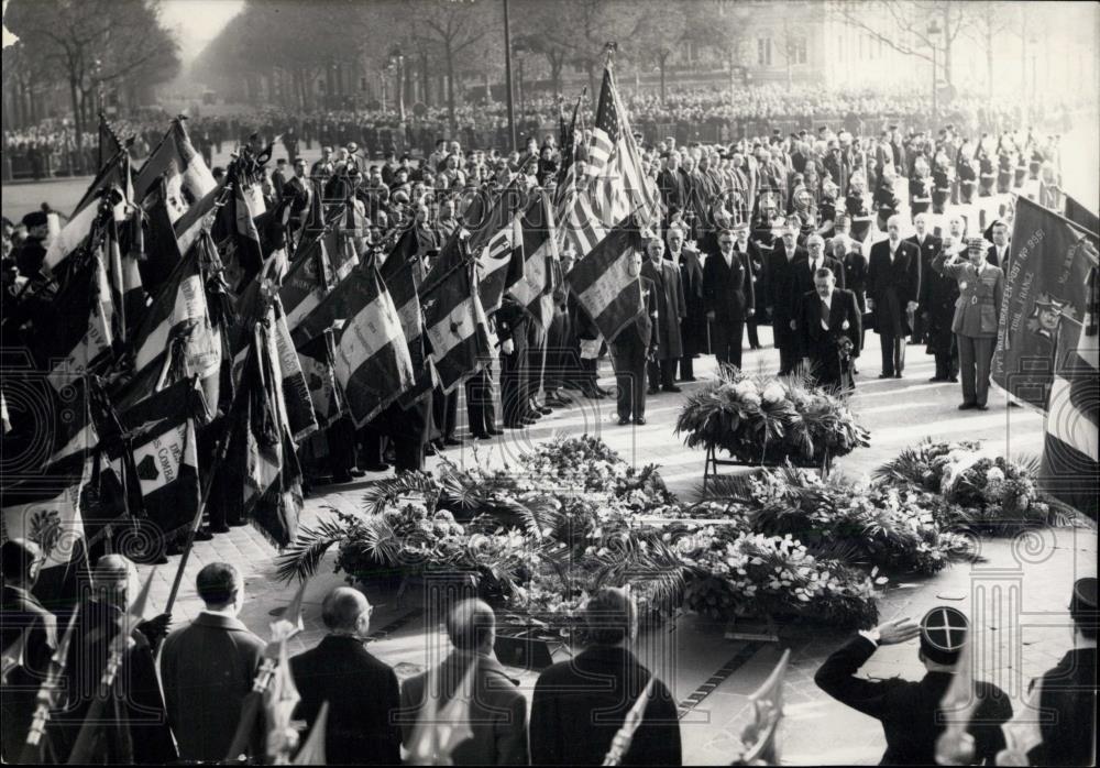 1955 Press Photo Armistice Day in Paris - Historic Images