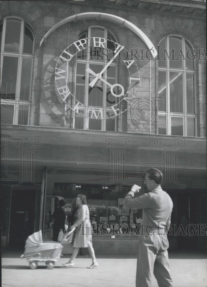 1960 Press Photo A Letter Clock in Germany - Historic Images