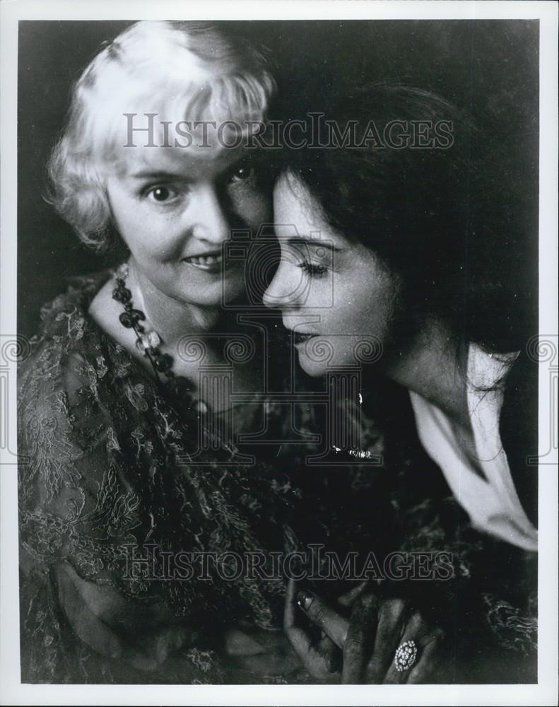 Press Photo Two Women Pose Lovingly With Each Other - Historic Images