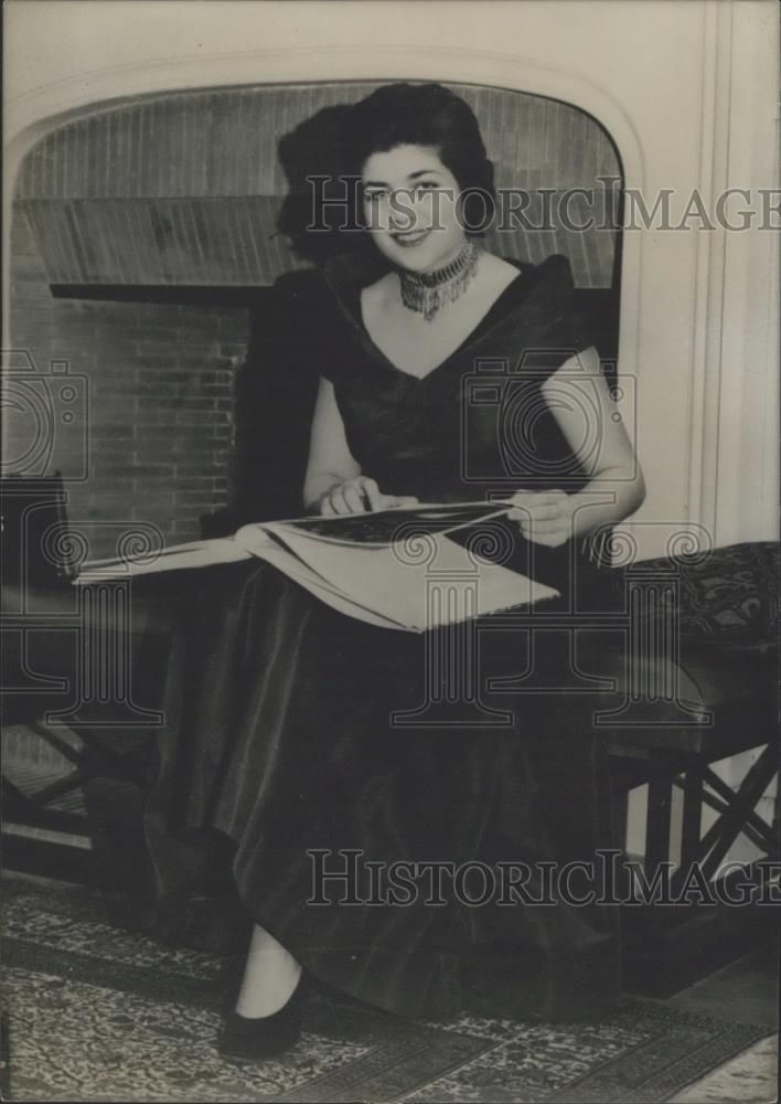 1956 Press Photo Princess Helene of France - Historic Images