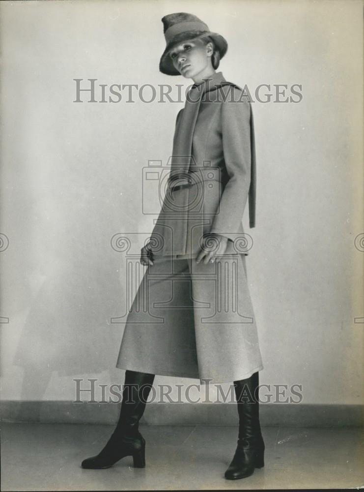 1970 Press Photo, Castillo Skirt-Pant with Long Jacket - Historic Images