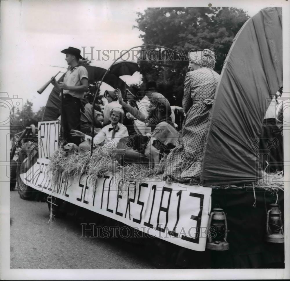 1961 Press Photo Rice Settlers Float - Historic Images