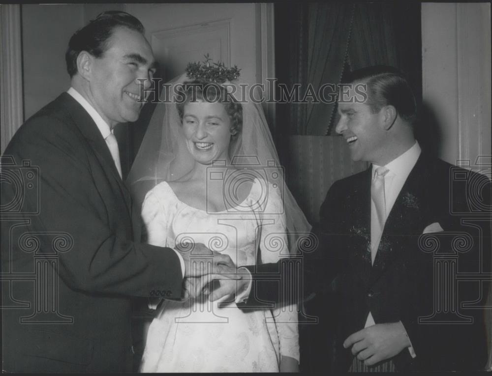 1958 Press Photo Former Boxing Champion Max Schmeling Wedding Guest Schultheiss - Historic Images