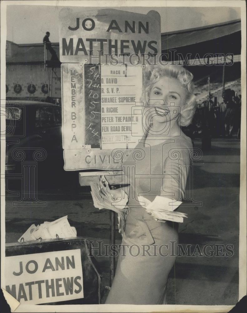 Press Photo Jo Ann Matthews the blonde bookmaker. - Historic Images