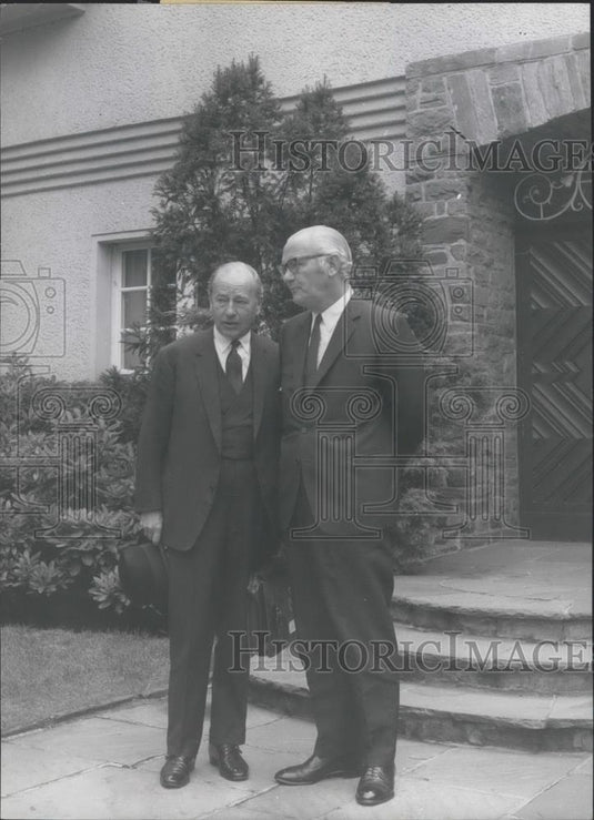 1971 Press Photo US Amb.Kenneth Rush & Sir Roger Jackling - Historic Images
