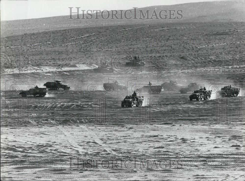 Press Photo Tanks Traveling In The Wide Open - Historic Images