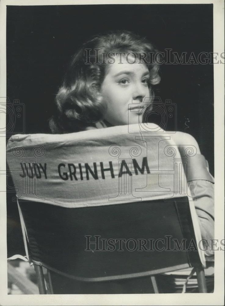 1958 Press Photo Olympic Swim Champ Judy Grinham trying out her acting skills - Historic Images
