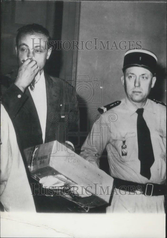 1961 Press Photo The Handsome "Sasha" in front of the Examining Magistrate - Historic Images