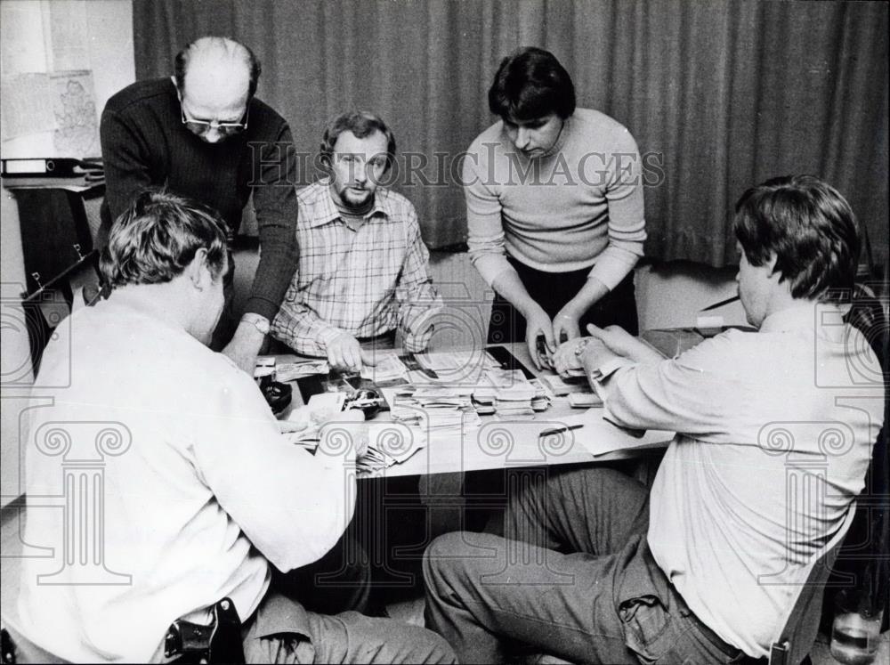 Press Photo Heinz Schwerdtfeger/Heinrich Bell Arrested In Fulga After Robbery - Historic Images