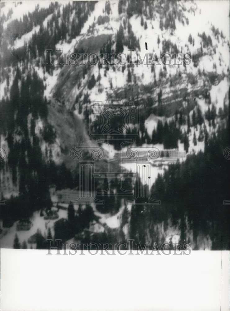 Press Photo Aerial View of Avalanche in Mountains - Historic Images