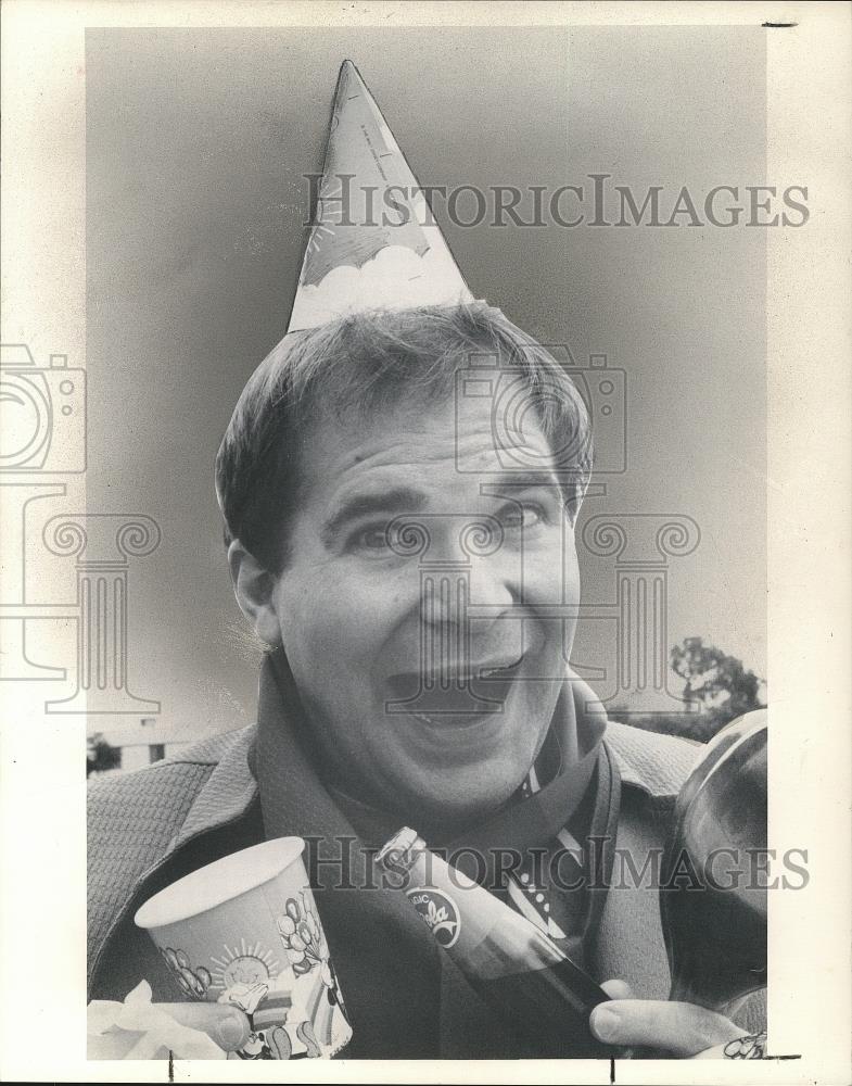1988 Press Photo Comedian Elias Richard Stimac in &quot;Life of The Party - cvp26440 - Historic Images