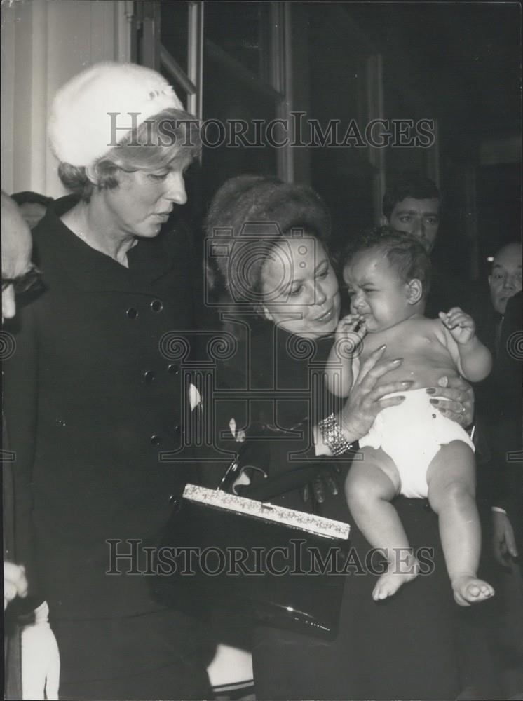 1967 Press Photo Madames Pompidou and Soglo Visit Nursery - Historic Images