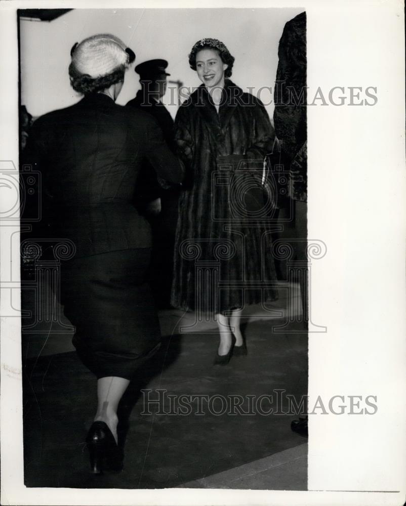 1954 Press Photo Princess Margaret Visits Idea Home Exhibition - Historic Images