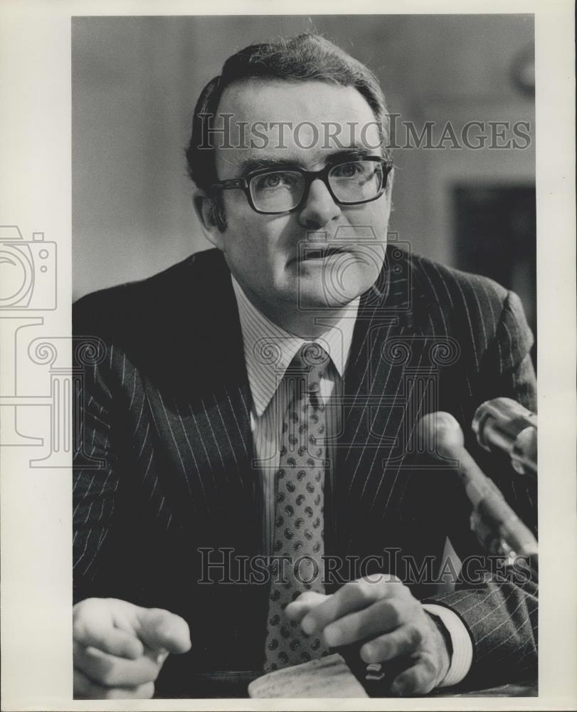 1975 Press Photo Former Assistant Attorney General William Ruckelshaus - Historic Images