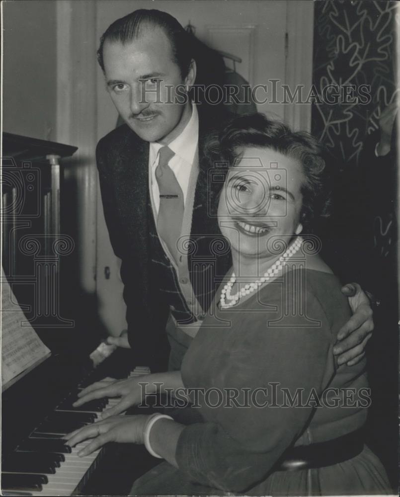 1958 Press Photo Ex-opera star Joan Colyner and husband Warwick Price - Historic Images