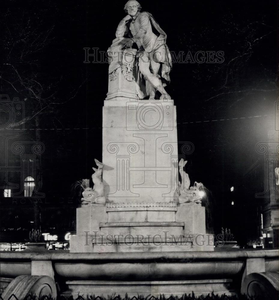 1964 Press Photo statue of William Shakespeare - Historic Images
