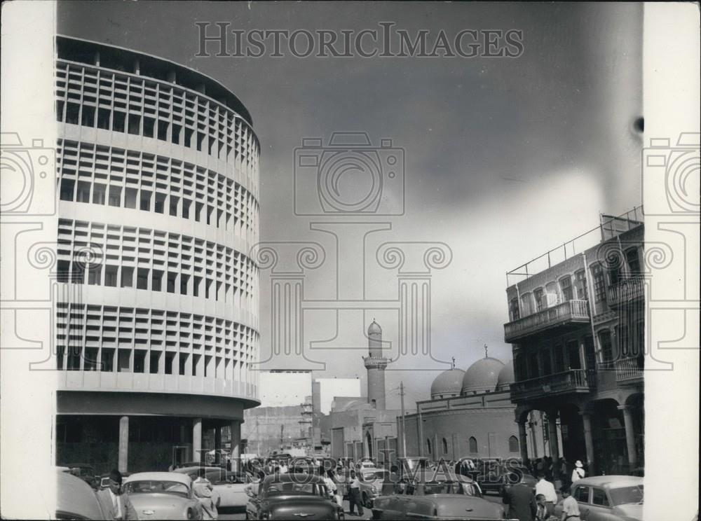 Press Photo The Old And The New buildings In Bagdad - Historic Images