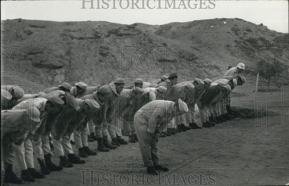 1974 Press Photo Soldiers in Sinai, Kurban Bayram Prayers - Historic Images