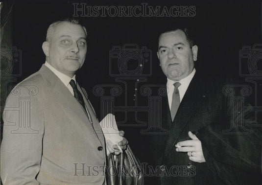 1961 Press Photo Commandant Saoin Lignieres & M. Auguste Arnould at Barricades T - Historic Images