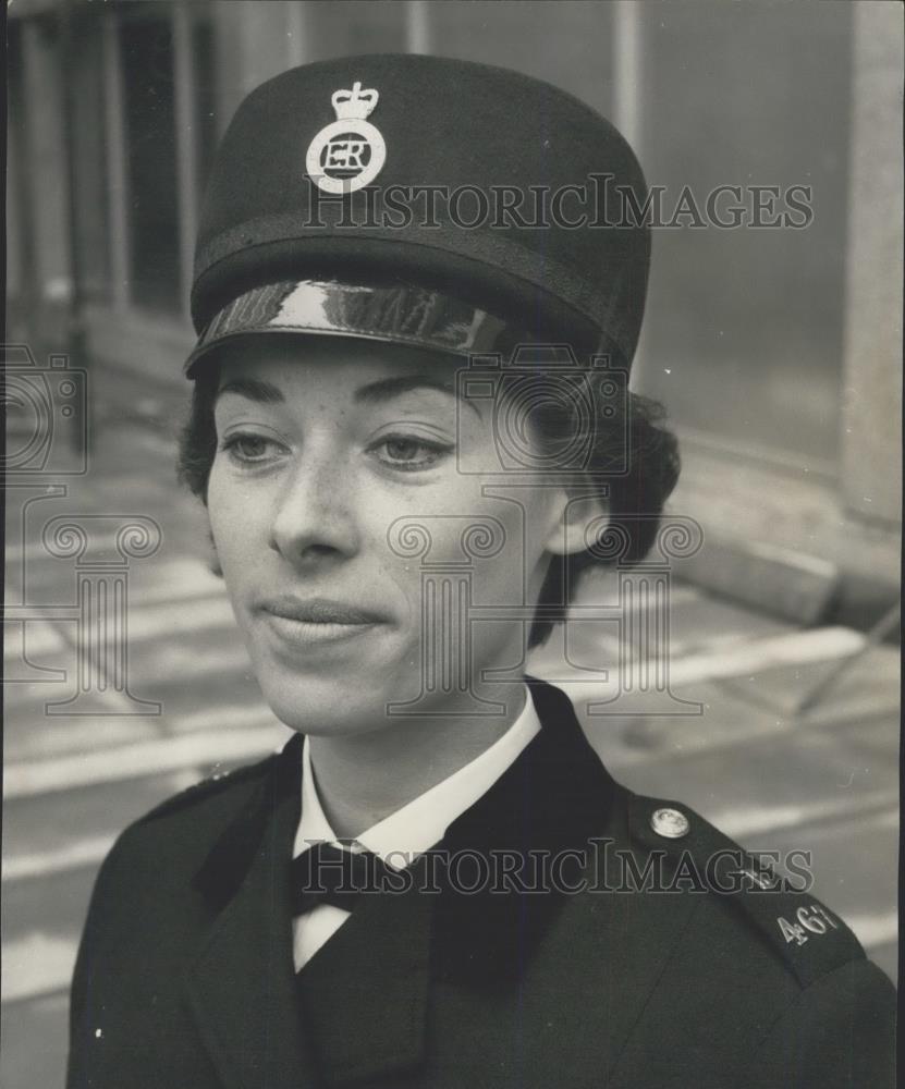 1967 Press Photo Norman Hartnell&#39;s design for policewomen - Historic Images