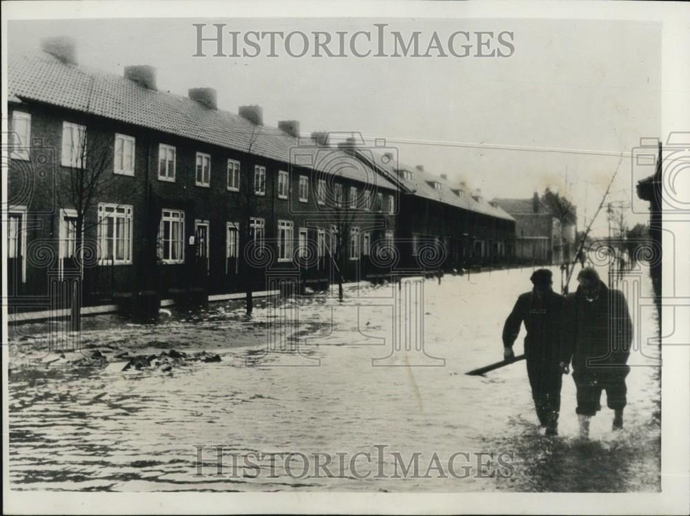 1953 Press Photo Floods, Rotterdam Holland - Historic Images