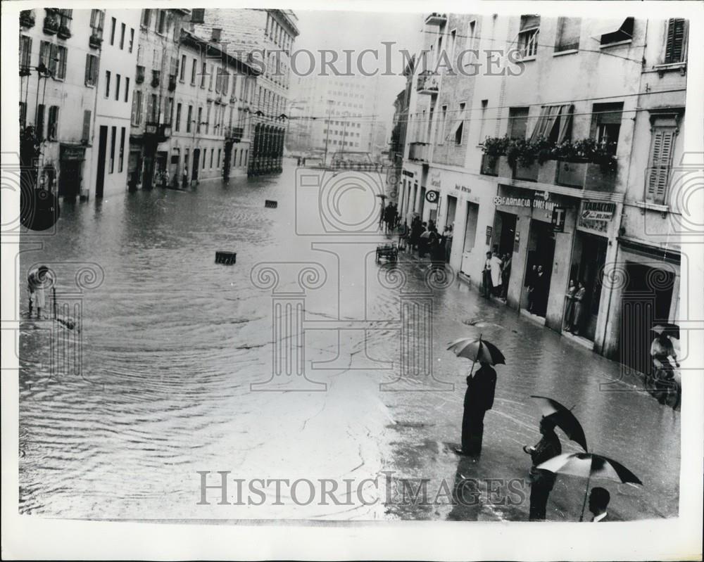 1958 Press Photo Widespread Floods In Italy - Historic Images