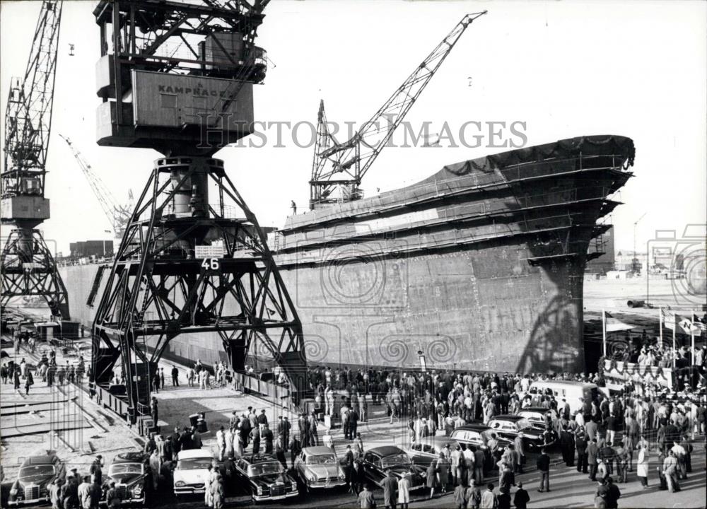 1960 Press Photo 66.000 ton turbine tanker &quot;Naess Spirit&quot; - Historic Images