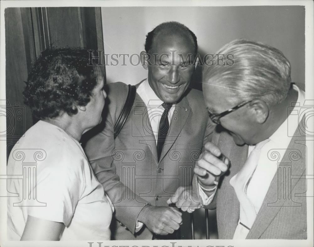 1962 Press Photo Stirling Moss with Parents - Historic Images