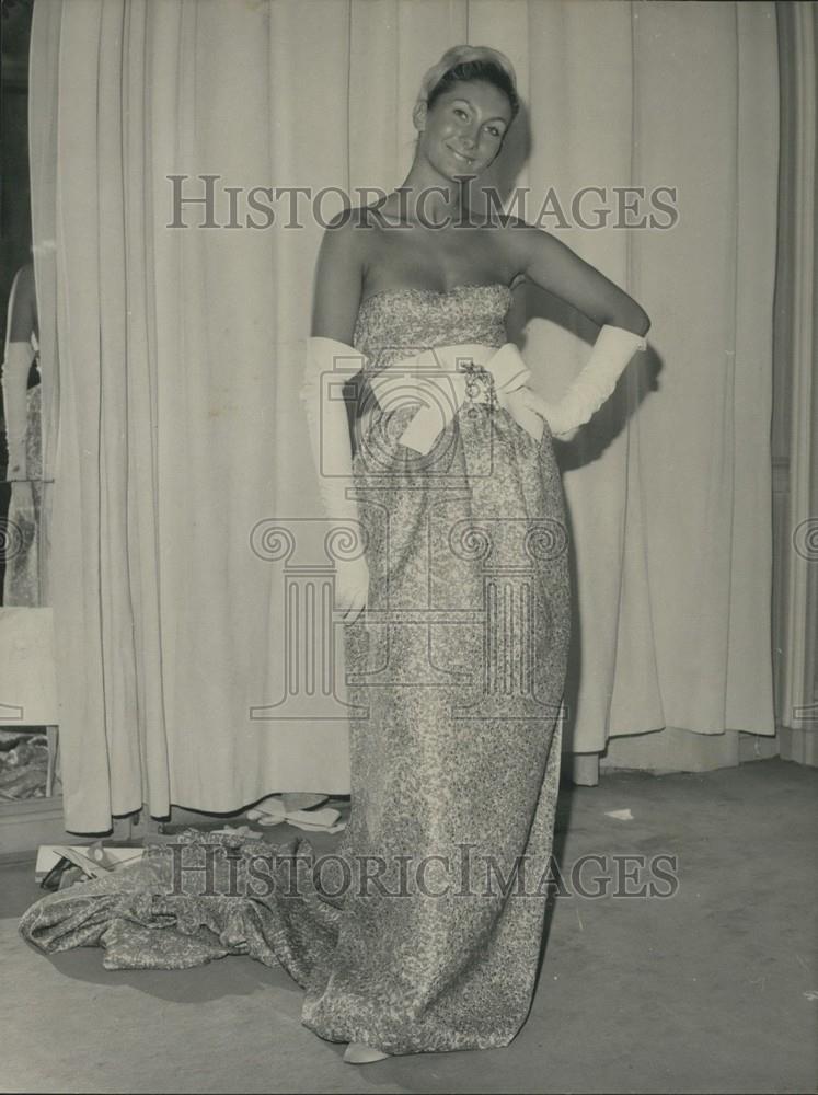 1965 Press Photo Yorn Model Regine Kremmer - Historic Images