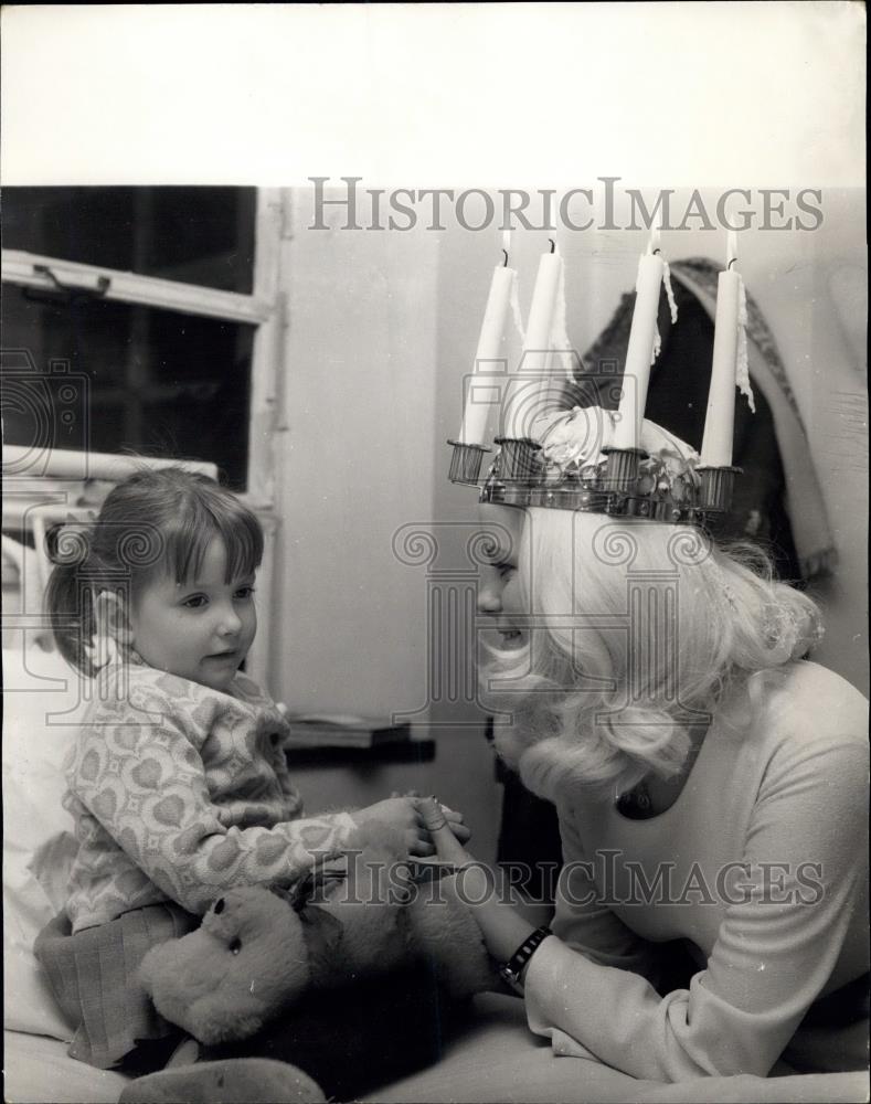 1969 Press Photo Sweden&#39;s Queen of light visits Hospital Carin Borgman - Historic Images