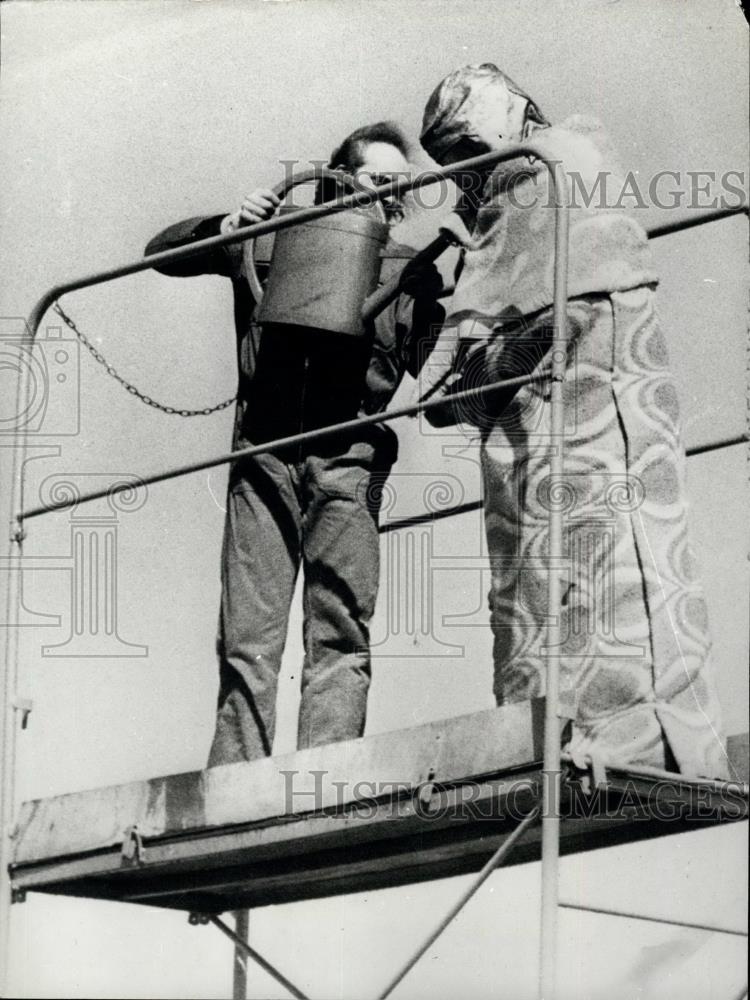 Press Photo "Human Torch": Ceric - Historic Images