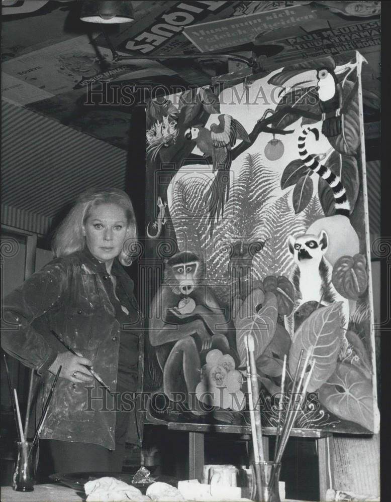 1973 Press Photo Tilda Thamar Paints in Paris Workshop - Historic Images