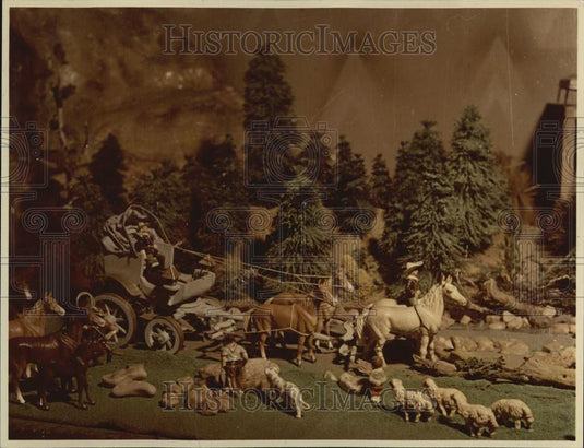 Press Photo Governor's Coach Collection Miniatures - Historic Images