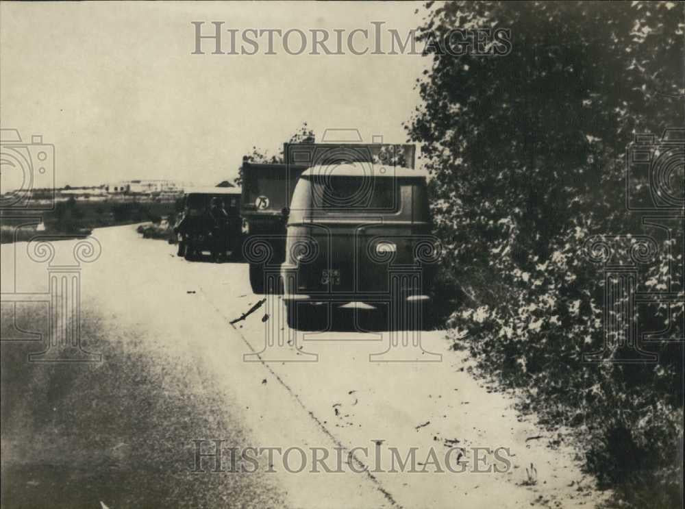 1966 Press Photo 45 Mill Fancs Stolen Near Marseille In Light Truck - Historic Images